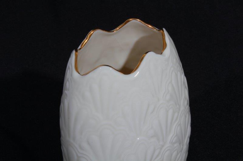 Lenox Jacquard Collection Shell Vase EBTH